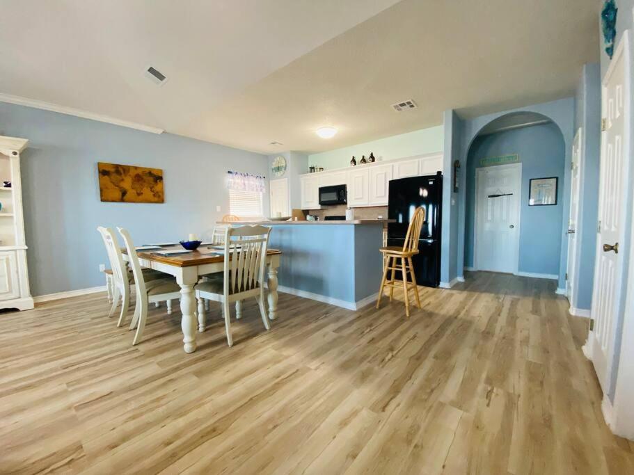 Beach House With Ocean View Surfside Beach Exterior foto